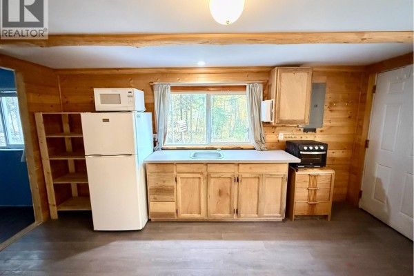 7603 Merlyn Road, Deka Lake / Sulphurous / Hathaway Lakes, BC V0K1X3 Photo 5