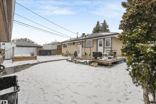 Primary Bedroom - 7607 70 Av Nw, Edmonton, AB T6C0A3 Photo 5