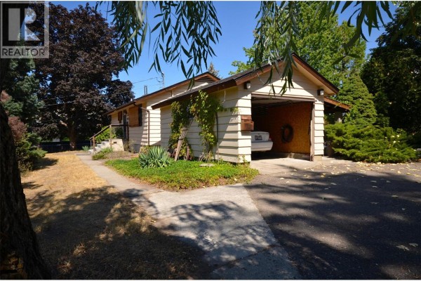Partial bathroom - 7609 Cunliffe Road, Coldstream, BC V1B1T4 Photo 4