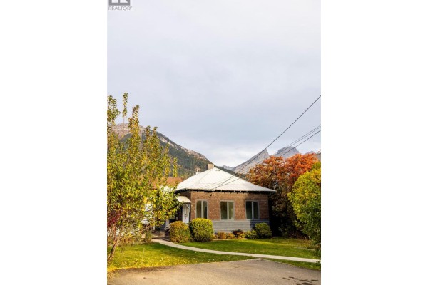 Bedroom - 761 4th Avenue, Fernie, BC V0B1M0 Photo 3