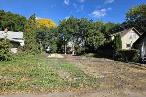 7615 89 Av Nw, Edmonton, AB T6C1N2 Photo 3