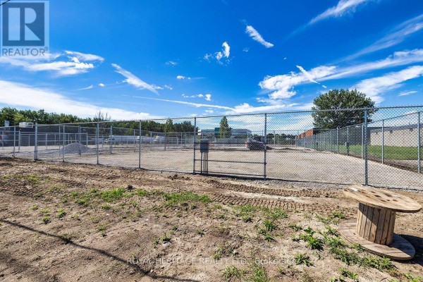 762 Mckay Road, Pickering, ON L1W2Y4 Photo 4