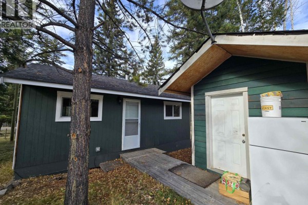 762 S Green Lake Road, 100 Mile House, BC, photo 2