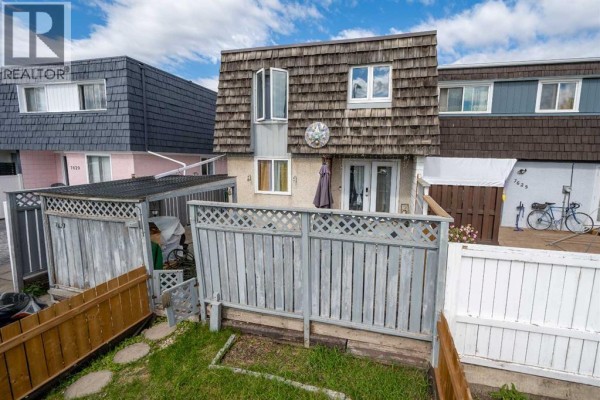 Laundry room - 7627 24a Street Se, Calgary, AB T2C0Z8 Photo 3