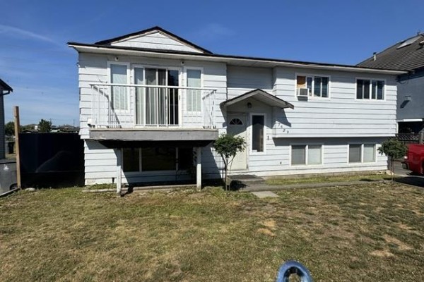 7629 126a Street, Surrey, BC V3W6Z9 Photo 2