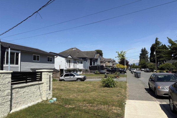 7629 126a Street, Surrey, BC V3W6Z9 Photo 4