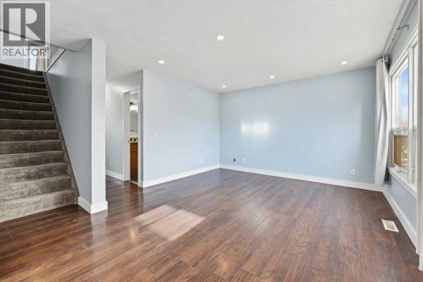 Primary Bedroom - 763 Ranchview Circle Nw, Calgary, AB T3G1B1 Photo 2