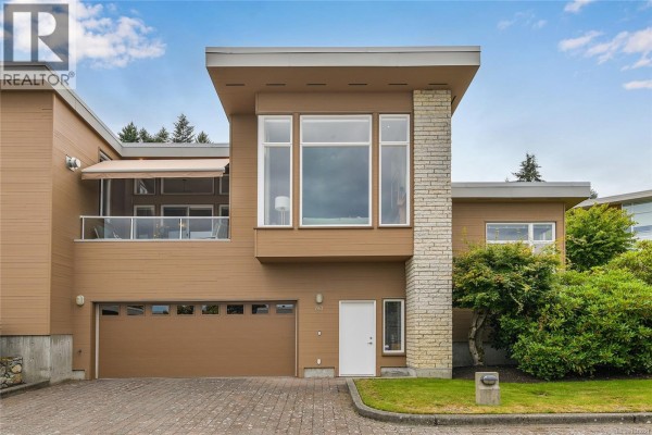 763 Sayward Hill Terr, Saanich, BC, photo 2