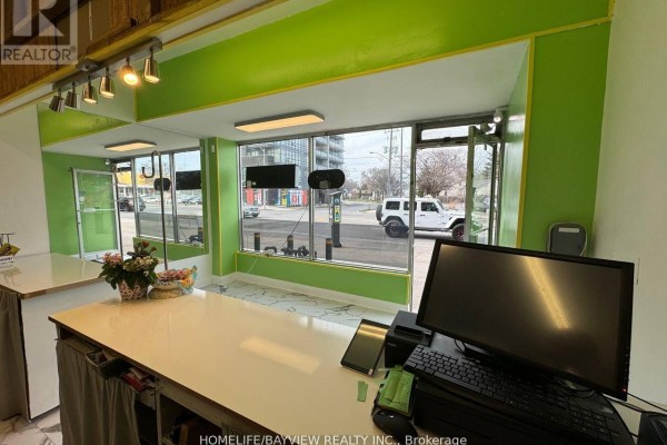 763 The Queensway Avenue, Toronto, ON M8Z1N1 Photo 3
