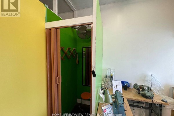763 The Queensway Avenue, Toronto, ON M8Z1N1 Photo 5