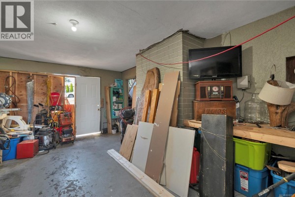Kitchen - 763 Upland Dr, Campbell River, BC V9W2A8 Photo 3