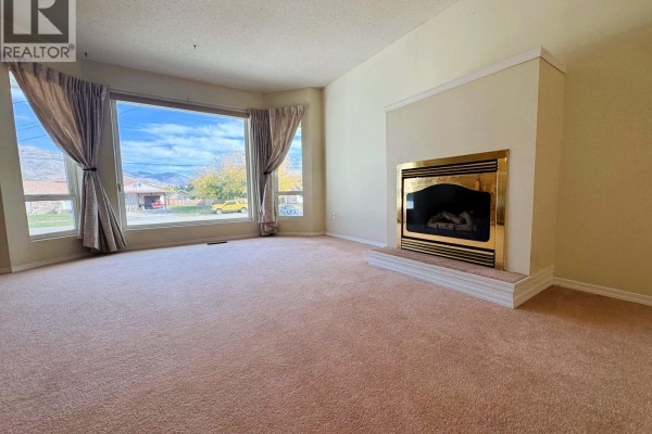 Kitchen - 7633 16th Street, Grand Forks, BC V0H1H0 Photo 4