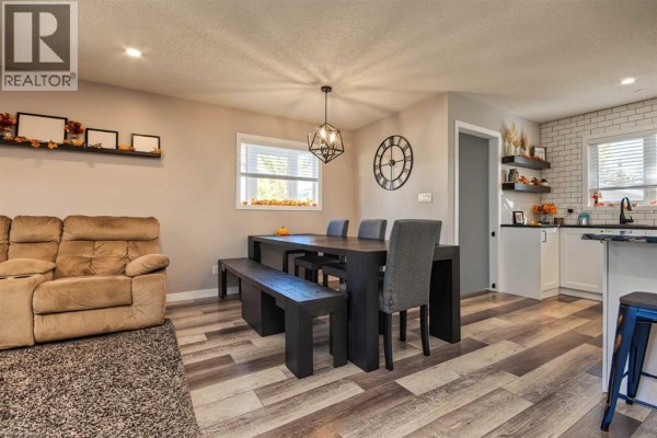4pc Bathroom - 7633 97a Street, Grande Prairie, AB T8V3Z8 Photo 5