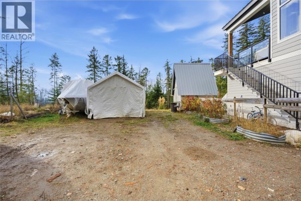 Primary Bedroom - 7636 Mountain Drive, Anglemont, BC V0E1M8 Photo 5
