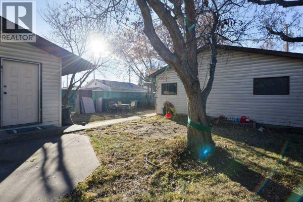 Dining room - 7639 21 Street Se, Calgary, AB T2C0V6 Photo 3