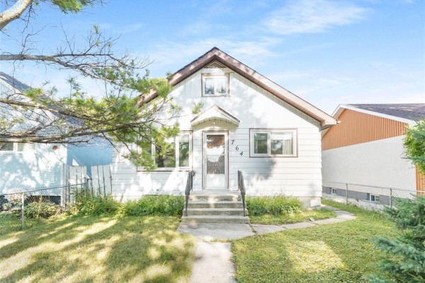 Living room - 764 Brazier Street, Winnipeg, MB R2K2N6 Photo 2
