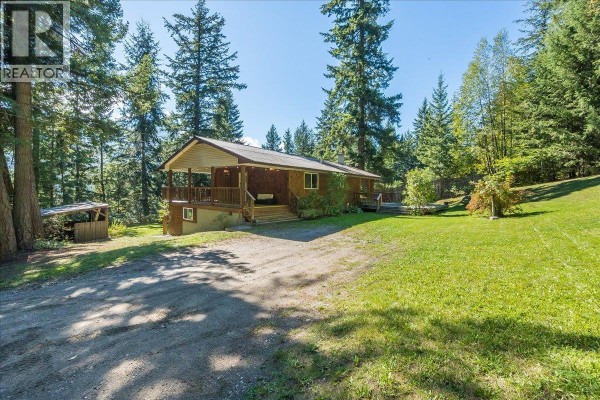 Full bathroom - 7641 3a Highway, Balfour, BC V1L6N1 Photo 3