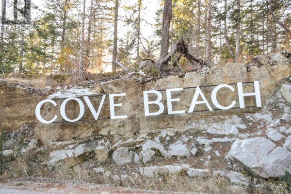 7643 Cove Beach Road, Halfmoon Bay, BC V7Z1C3 Photo 2