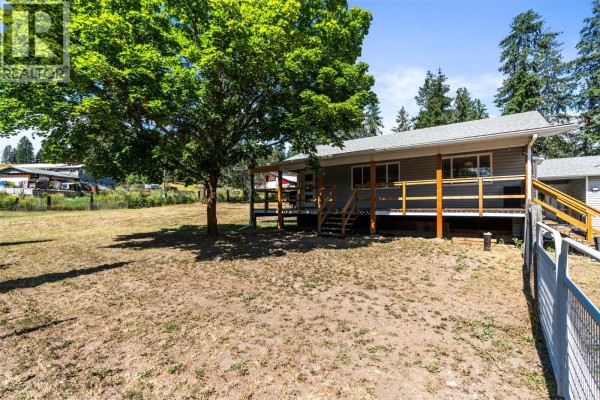 Kitchen - 7645 Keddleston Road, Vernon, BC V1B3N7 Photo 4