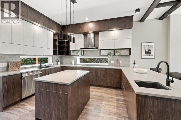 7646 Seven O'clock Drive, Pemberton, BC V0N2L3 Photo 5