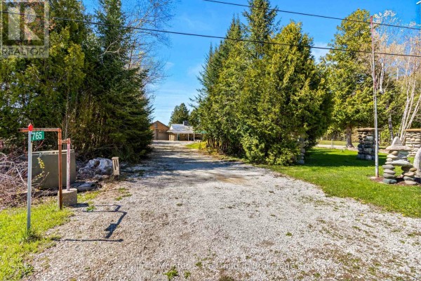 Bedroom 2 - 765 Bruce Road 13 Road, Native Leased Lands, ON N0H2L0 Photo 4