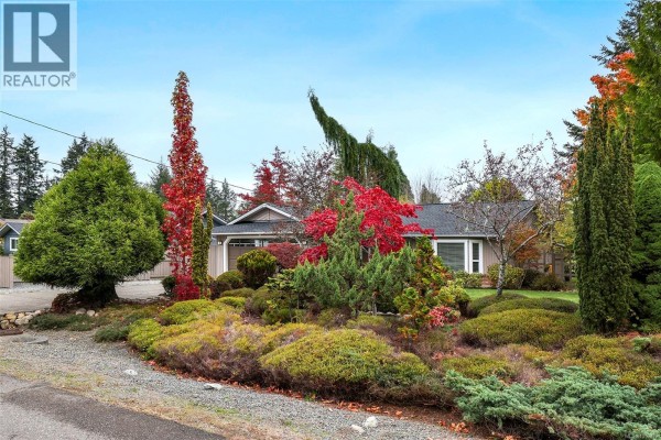 Patio - 765 Nicolls Dr, French Creek, BC V9P1X4 Photo 4
