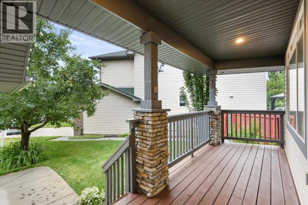 Kitchen - 765 Qualicum Beach Bay, Chestermere, AB T1X1J1 Photo 2