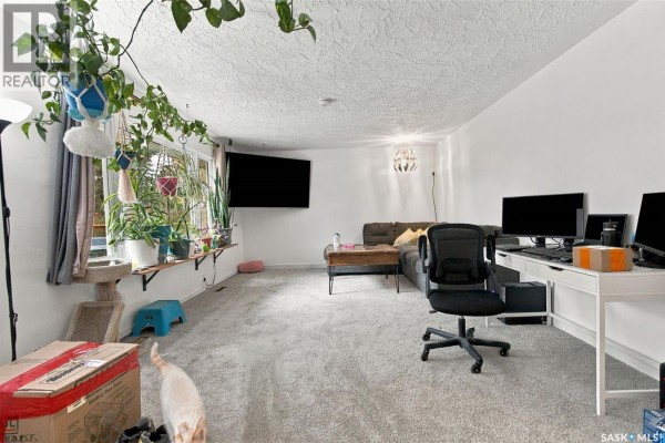 2pc Bathroom - 765 Royal Street, Regina, SK S4T4Z3 Photo 5