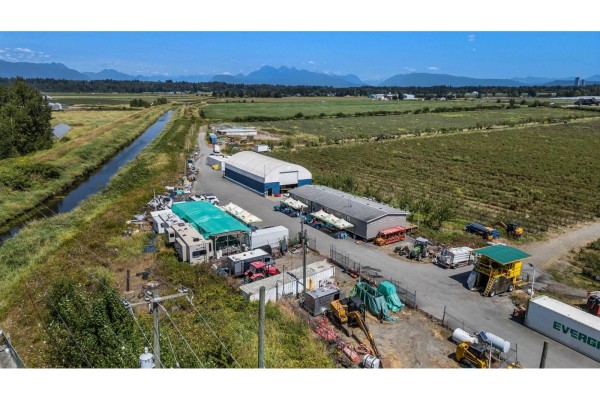 7650 176 Street, Surrey, BC V3S7B1 Photo 2