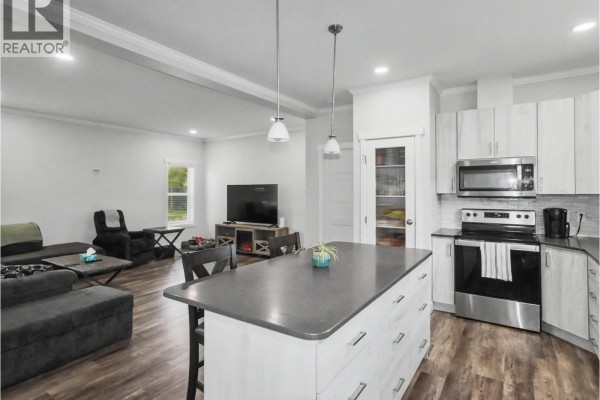 7654 18th Street, Grand Forks, BC, photo 3