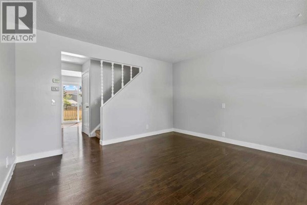 4pc Bathroom - 767 Whitehill Way Ne, Calgary, AB T1Y3E6 Photo 5