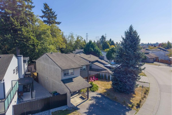 7674 125 Street, Surrey, BC V3W7W4 Photo 2