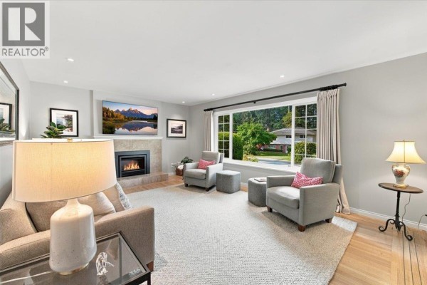 768 Browning Place, North Vancouver, BC V7H1W9 Photo 3