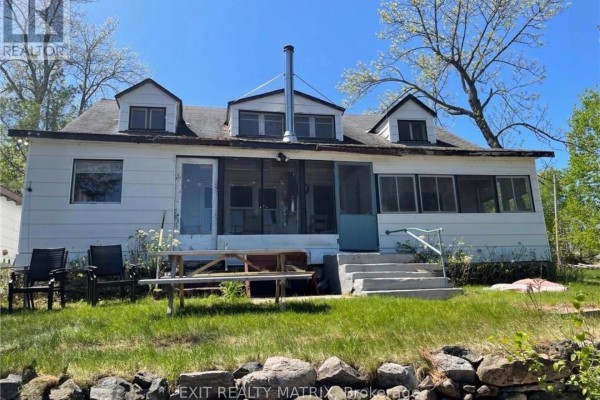 768 Forest Park Road, Laurentian Valley, ON K8A6W2 Photo 2
