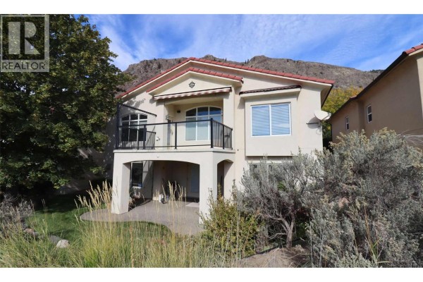 768 Rosewood Crescent, Kamloops, BC, photo 3