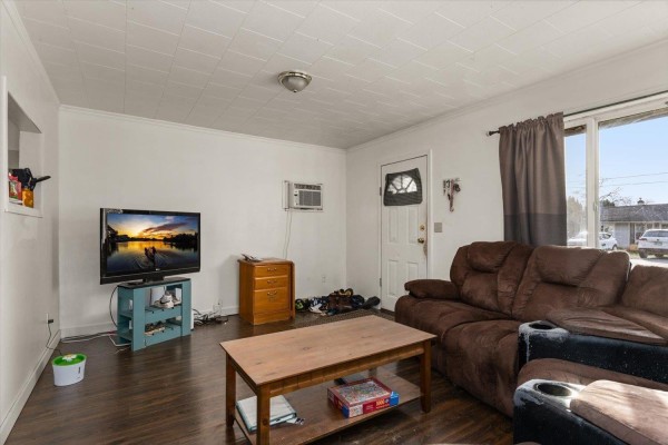 7680 Blott Street, Mission, BC V2V3K3 Photo 5