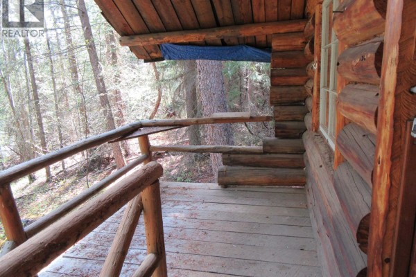7681 Burgess Road, Deka Lake / Sulphurous / Hathaway Lakes, BC V0K1X3 Photo 5