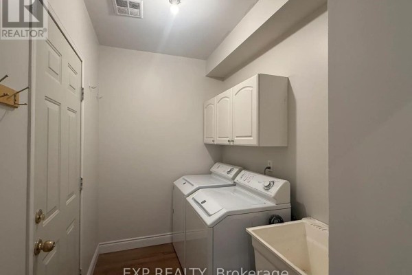 Primary Bedroom - 7683 Black Walnut Trail, Mississauga, ON L5N8A6 Photo 5