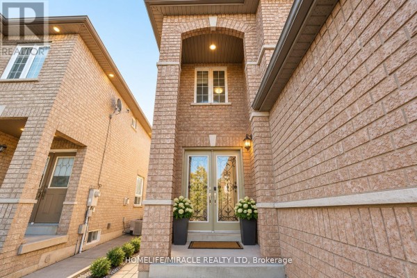 Living room - 7683 Doverwood Drive, Mississauga, ON L5N8J1 Photo 2