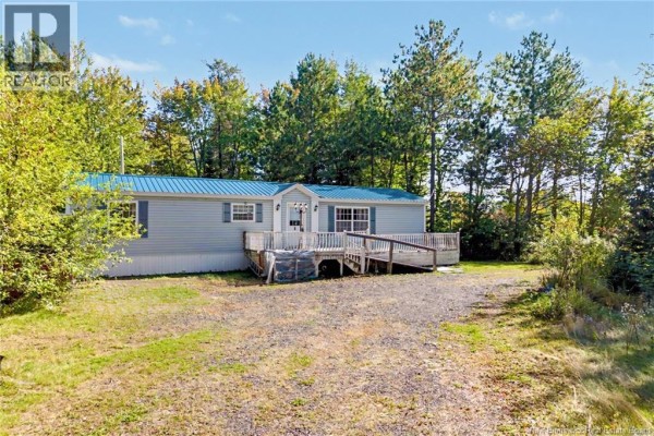Primary Bedroom - 7689 Route 10, Coal Creek, NB E4A2S4 Photo 2