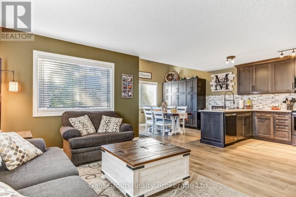 Kitchen - 769 Southwood Way, Woodstock, ON N4V1G5 Photo 5