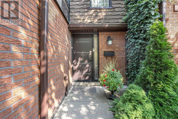 28 - 3395 Cliff Road N, Mississauga, ON, photo 2