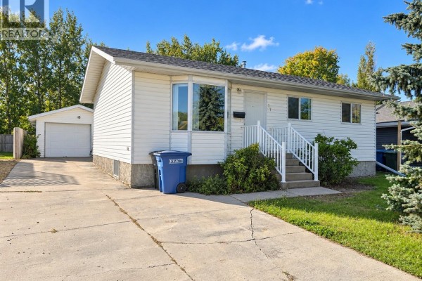 Kitchen - 77 3rd Street, Humboldt, SK S0K2A0 Photo 2