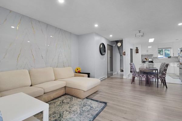77 6657 138 Street, Surrey, BC V3W5G7 Photo 3