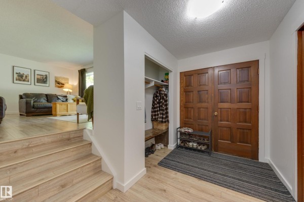 Kitchen - 77 Beacon Cr, St  Albert, AB T8N0A4 Photo 3