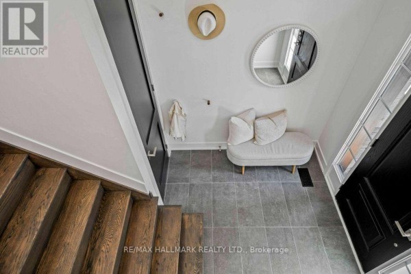 Family room - 77 Benson Avenue, Richmond Hill, ON L4C4E5 Photo 5