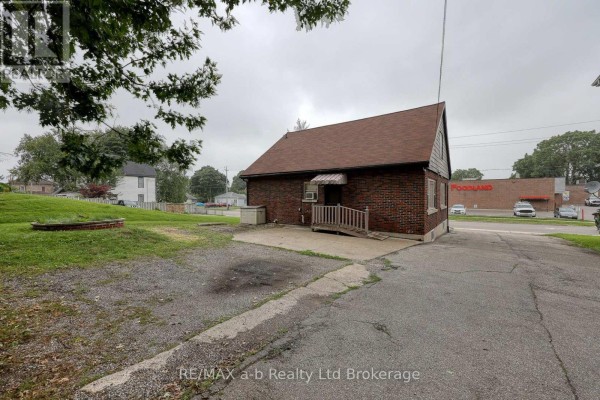 77 Charles Street W, Ingersoll, ON, photo 3