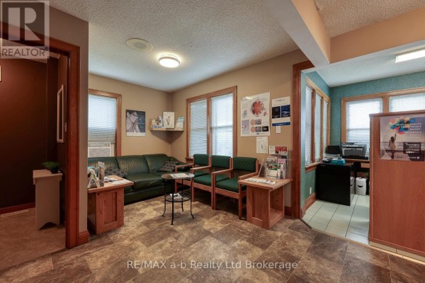 77 Charles Street W, Ingersoll, ON N5C2L7 Photo 5