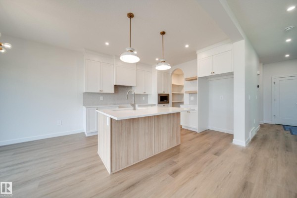 Kitchen - 77 Chartres Cl, St  Albert, AB T8T2E1 Photo 3