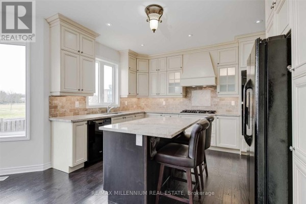 77 Collier Crescent, Essa, ON L0M1B5 Photo 3